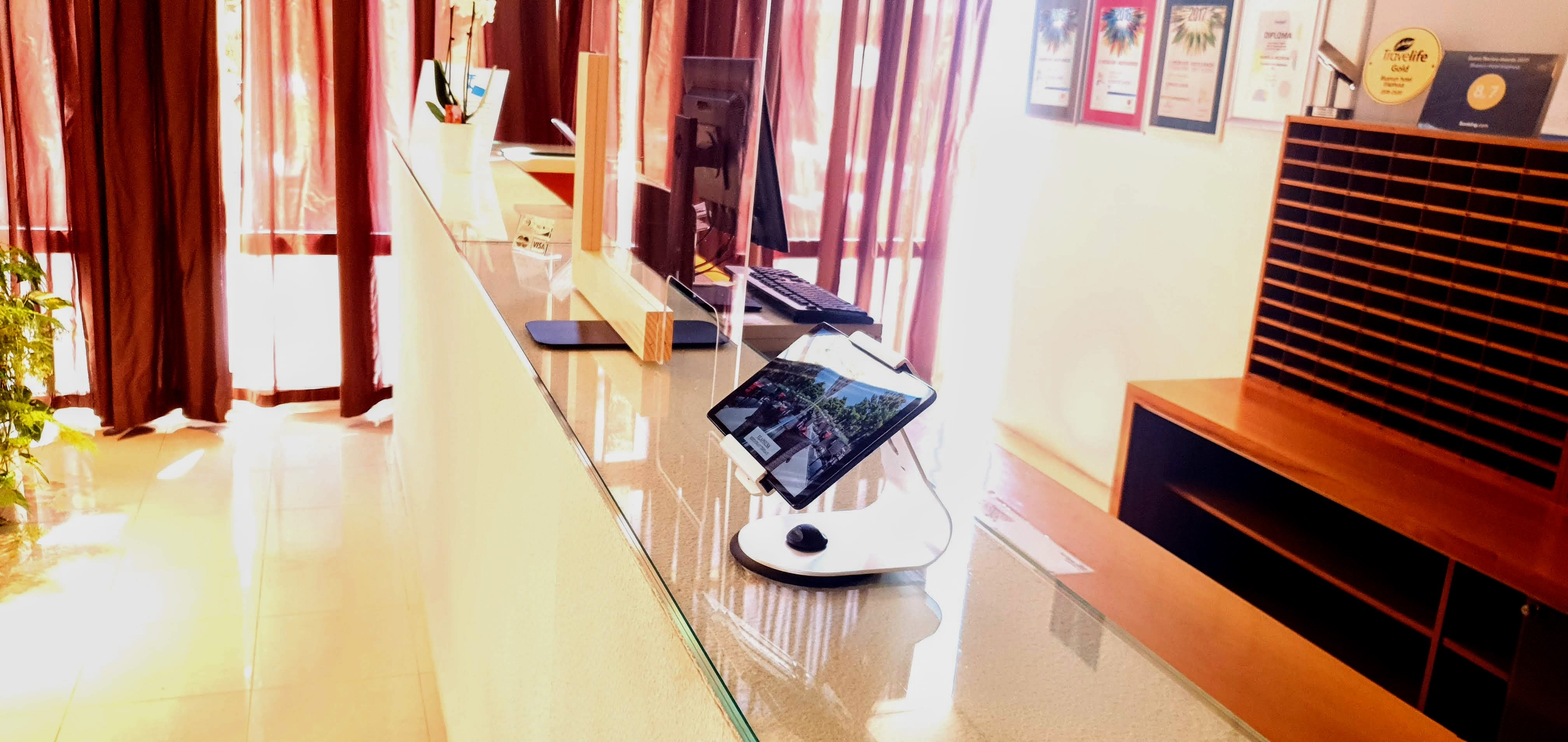 Universal security tablet holder for Bluesun hotels in Zagreb